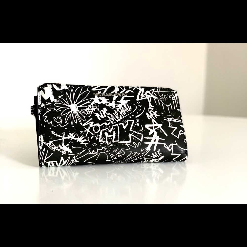 MICHAEL KORS Graffiti NYC wallet